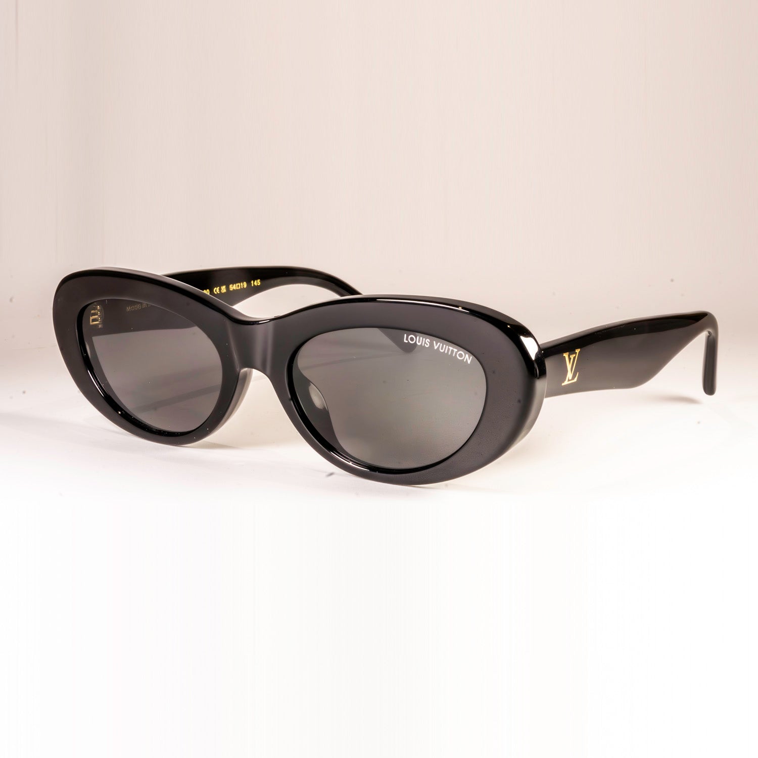 LV Fame Oval Sunglasses