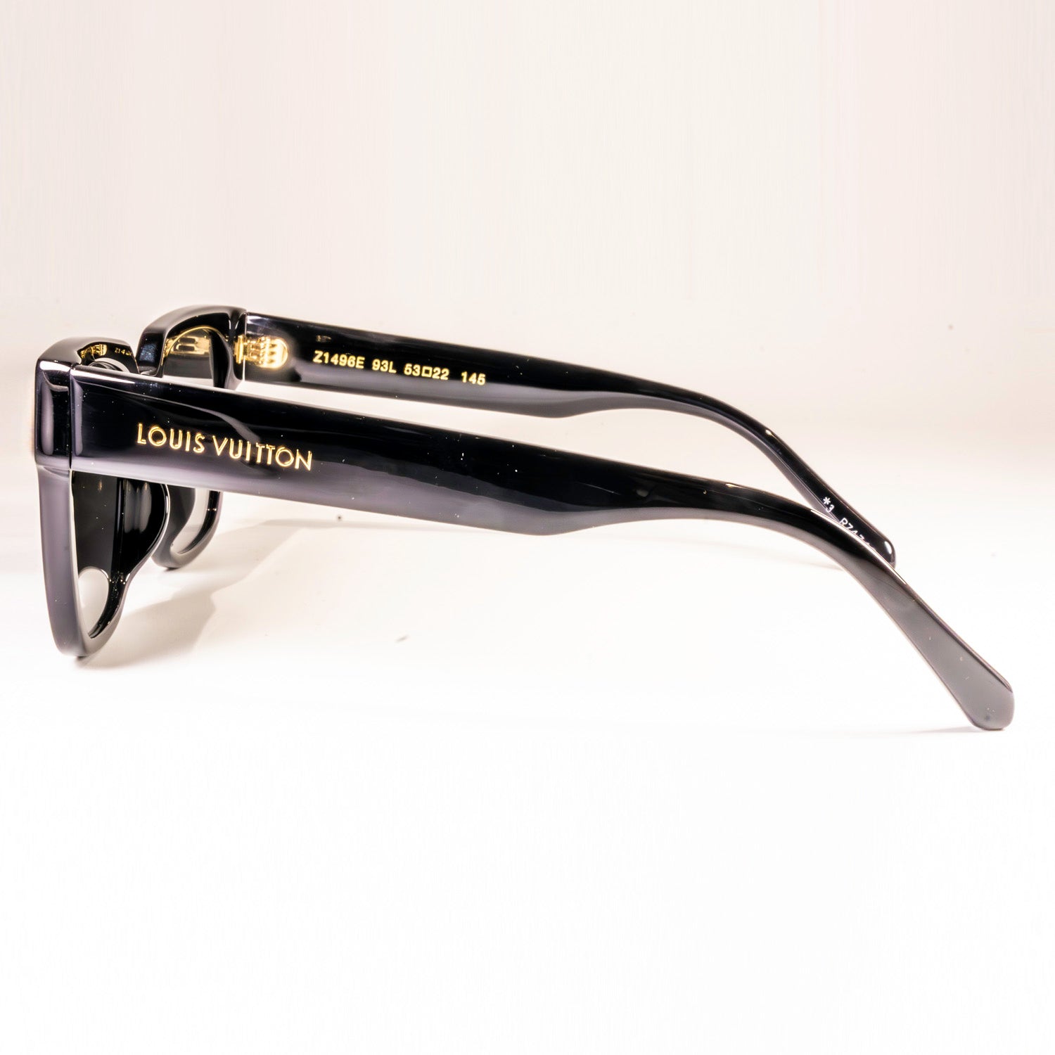 LV Escape Square Z1496E Sunglasses